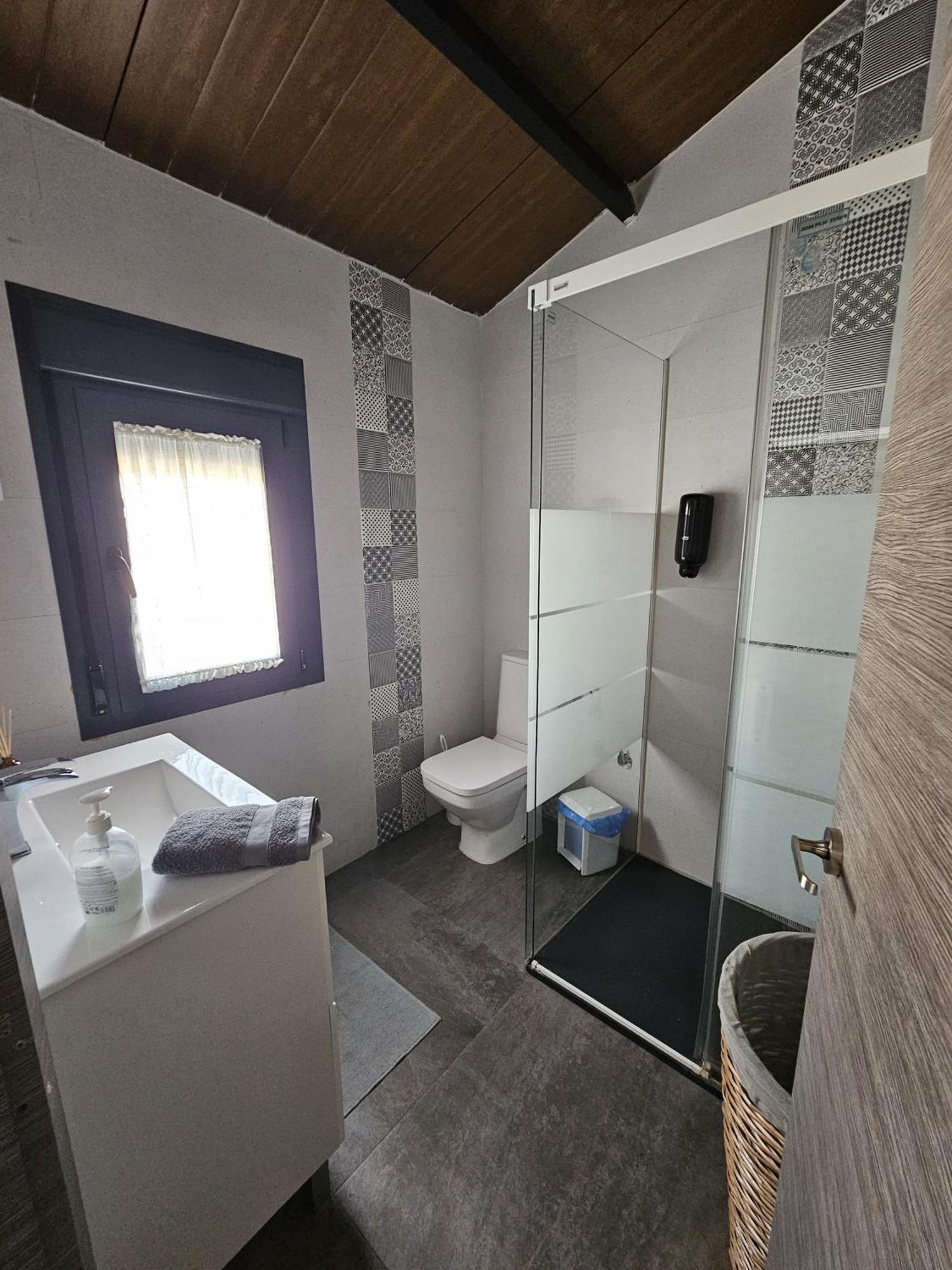 Alojamiento El Pez Casa Con Piscina Climatizada Villafranca de los Caballeros Esterno foto