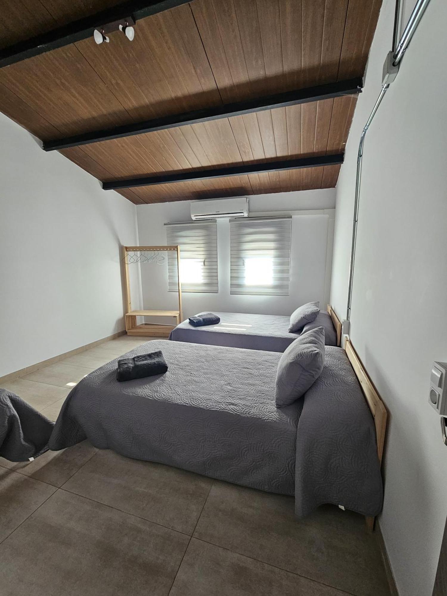Alojamiento El Pez Casa Con Piscina Climatizada Villafranca de los Caballeros Esterno foto